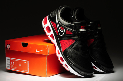 批發耐克斯運動鞋2010 20K四代 皮面氣墊跑步鞋，男女款時尚與功能兼備